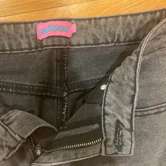 Edikted Low Rise Jeans (in style Raelynn Washed Black Washed) - Picture 4 of 4